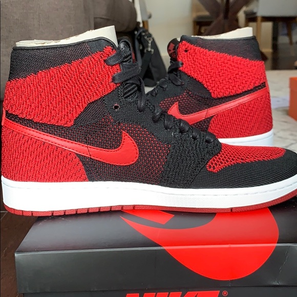 Air Jordan 1 Retro Hi Flyknit - Picture 4 of 8